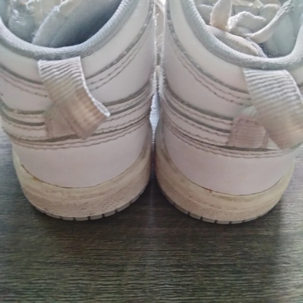 Nike Air Jordan 1 Retro Mid White Wolf Grey Sneakers Size 4C 2015 Lace Up Shoes
